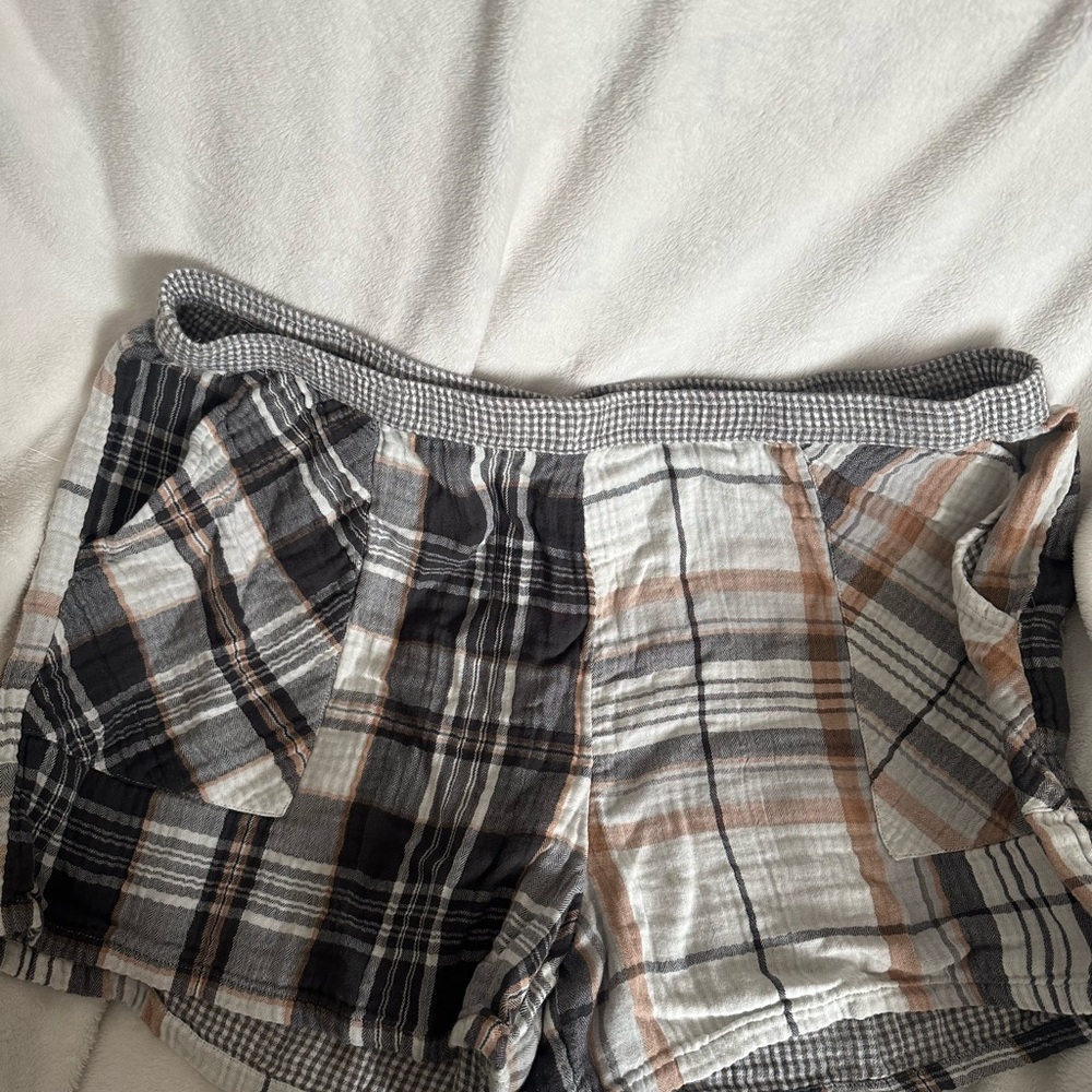 Aerie Gray and White Textured Shorts